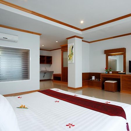 Blue Beach Club & Resort Patong Номер фото