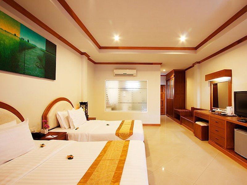 Blue Beach Club & Resort Patong Экстерьер фото