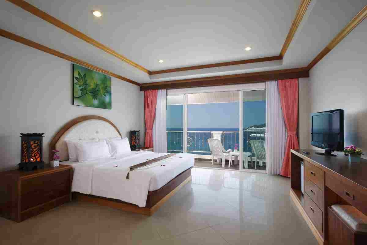 Blue Beach Club & Resort Patong Экстерьер фото